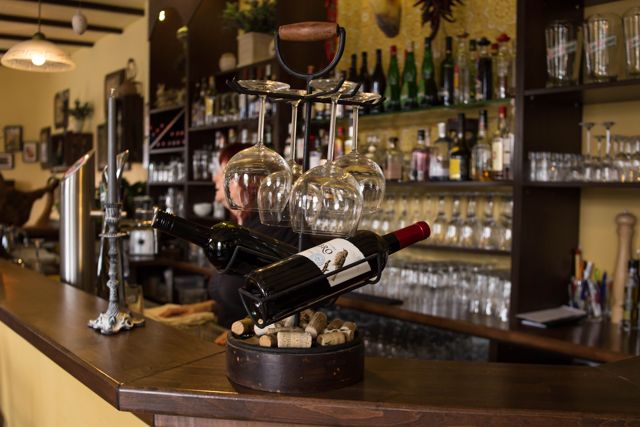 Bar mit spanischem Wein in der Taberna Rudolstadt